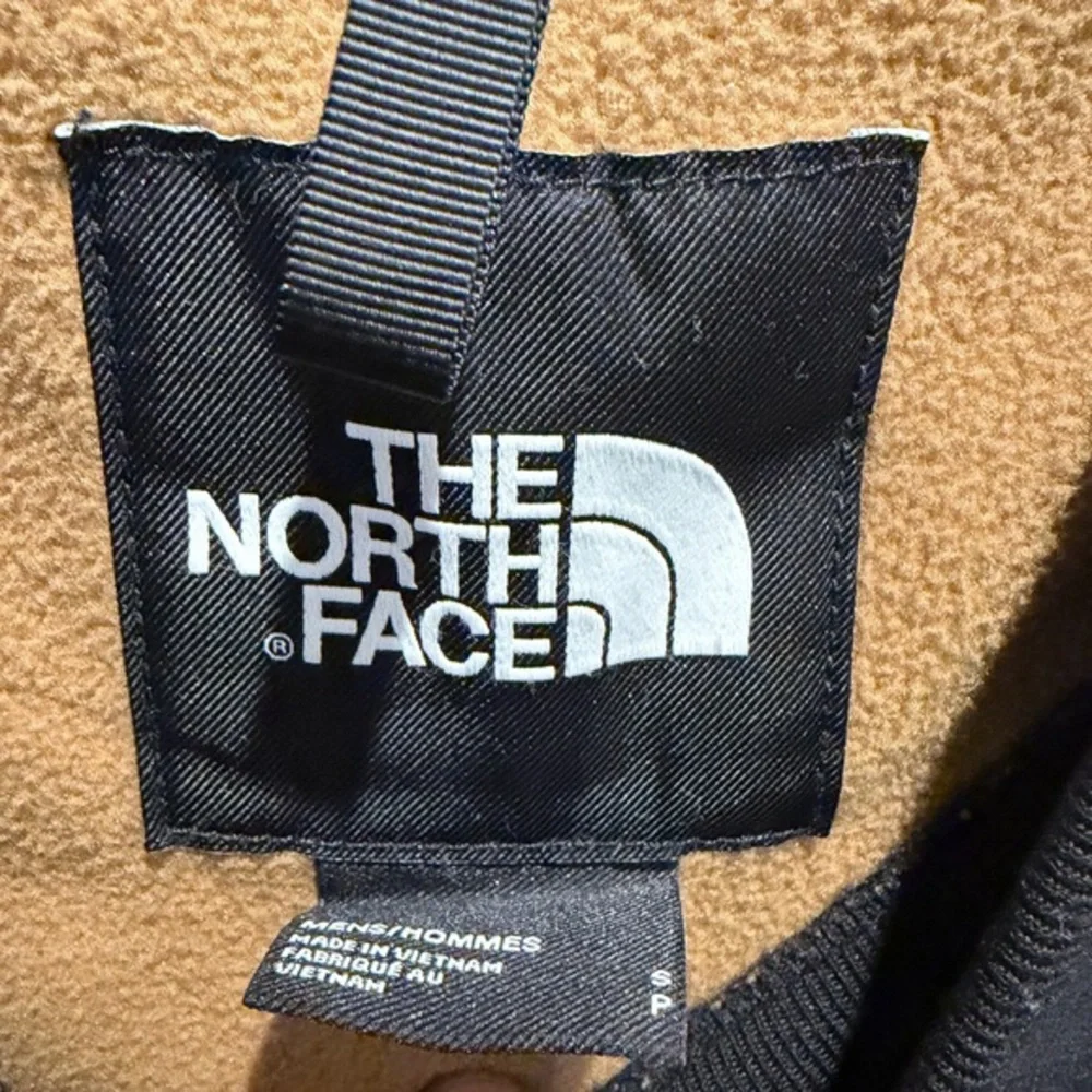 The North Face Denali fleece tan‎ and black crewneck Men’s sz S